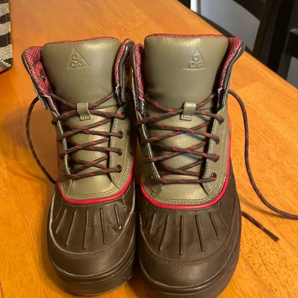 Nike Woodside ACG Hiking Trail Duck Brown/Green Boots (524872-236) Size 6y - Picture 1 of 10